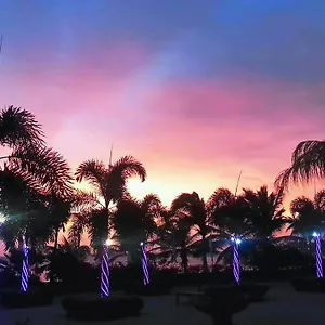 2* Hotel Aruba Surfside Marina